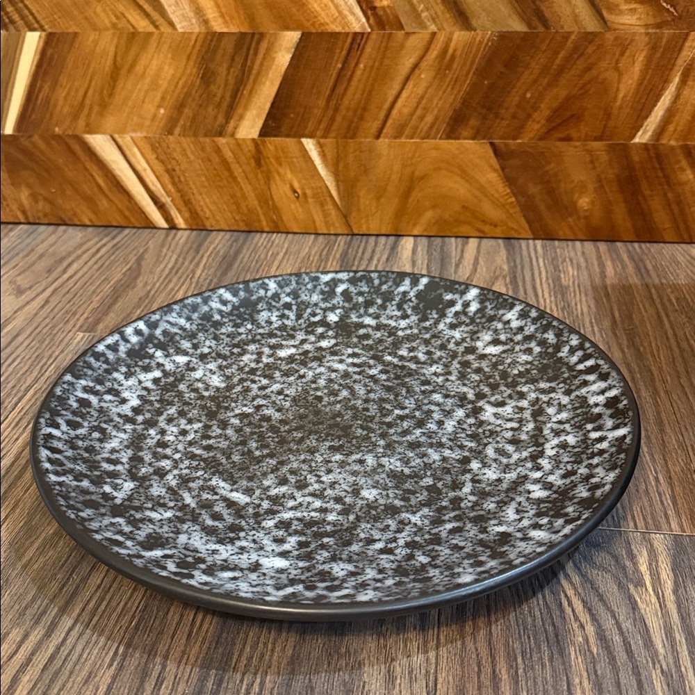 Costa Nova Roda Stoneware Textured Dinner 12” Charger Plate